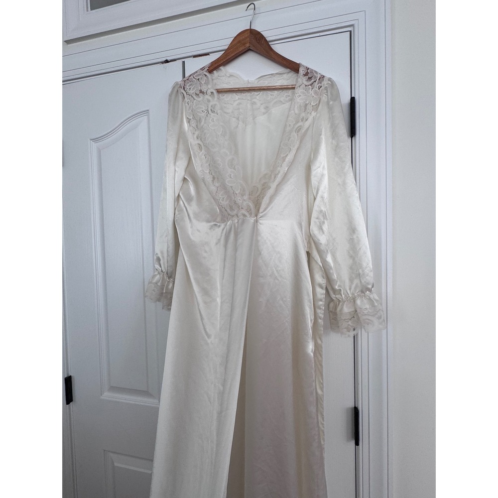 Vintage Fantasies by Morgan Taylor Ivory Satin Lace Maxi Nightgown Large USA